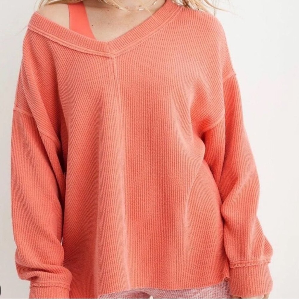 Aerie Wonder Coral Orange V-Neck Sweatshirt Ribbed Side Slits Size XS Women’s